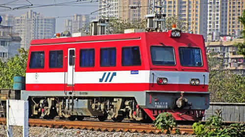 初中生可以學(xué)內(nèi)燃機(jī)車運(yùn)用與檢修專業(yè)嗎？